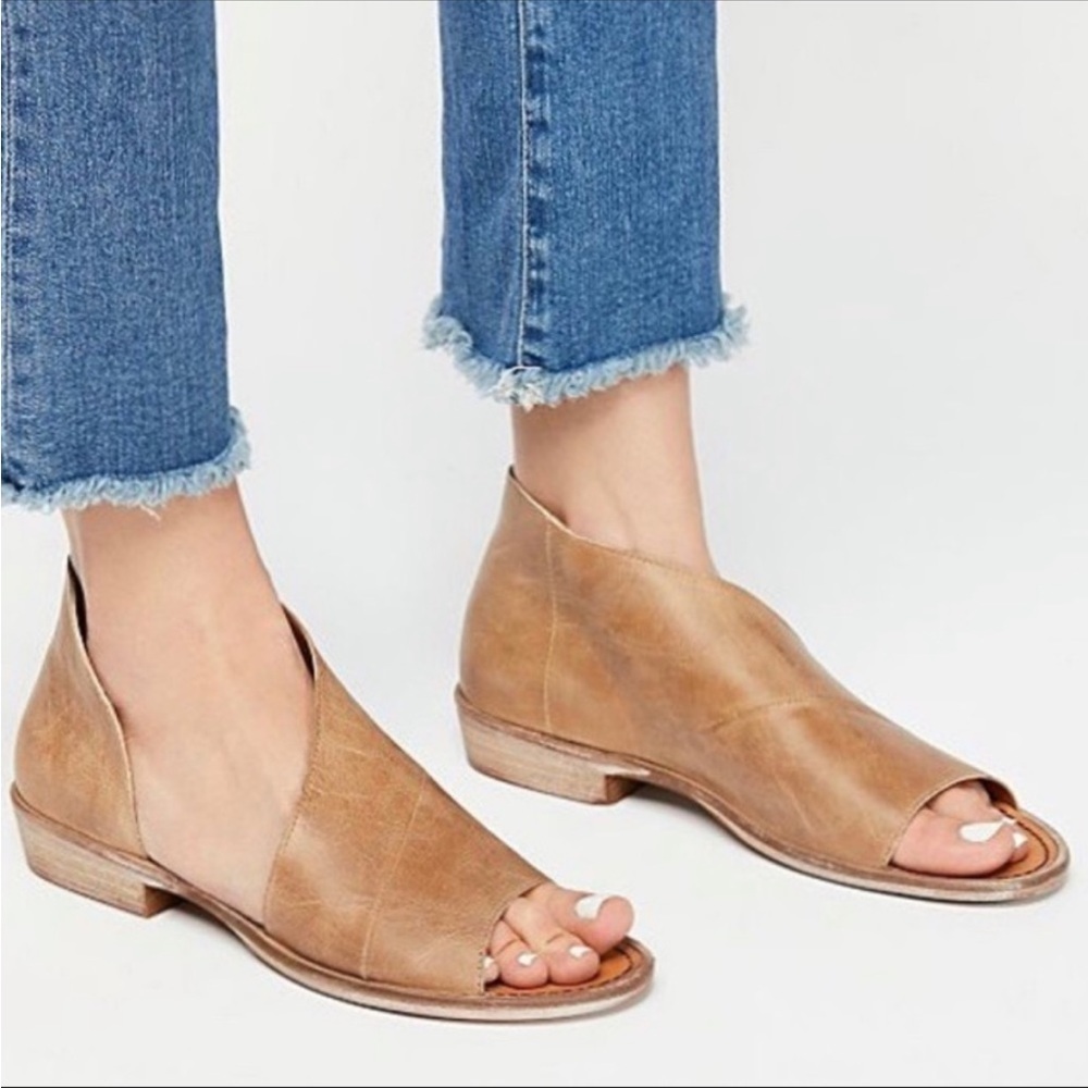 Free People Mont Blanc Light Tan Leather Open Toe Flats